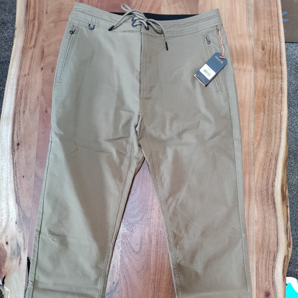 NWT Roark Layover Traveler Pant